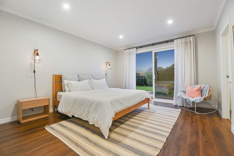 Photo of property in 24 Clifford Close, Leamington, Cambridge, 3432