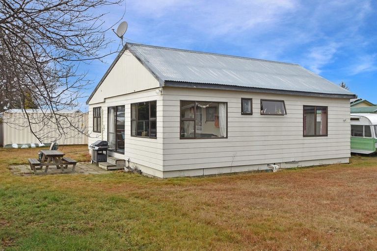 Photo of property in 16 Mary Burn Road, Twizel, 7901