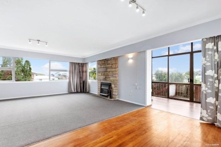 Photo of property in 16 Chequers Avenue, Glenfield, Auckland, 0629