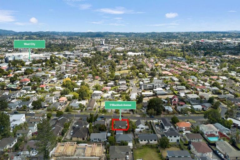 Photo of property in 17 Blacklock Avenue, Henderson, Auckland, 0612