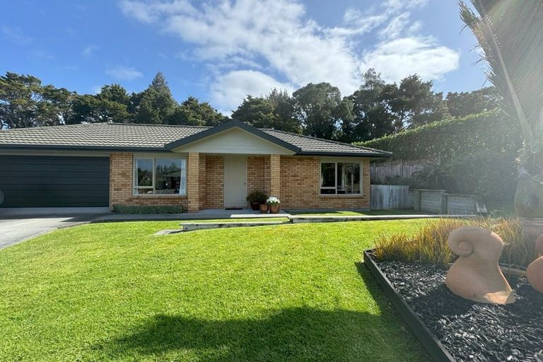 Photo of property in 13 Tieke Place, Horahora, Whangarei, 0110
