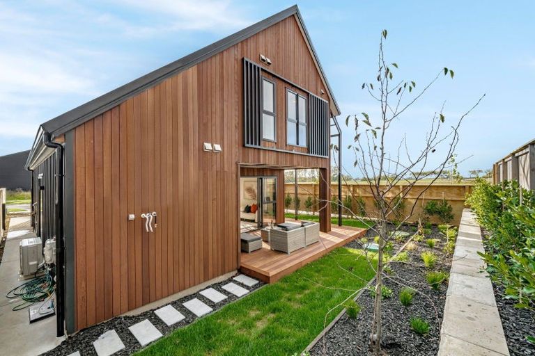 Photo of property in 1 Dorset Down Drive, Karaka, 2580