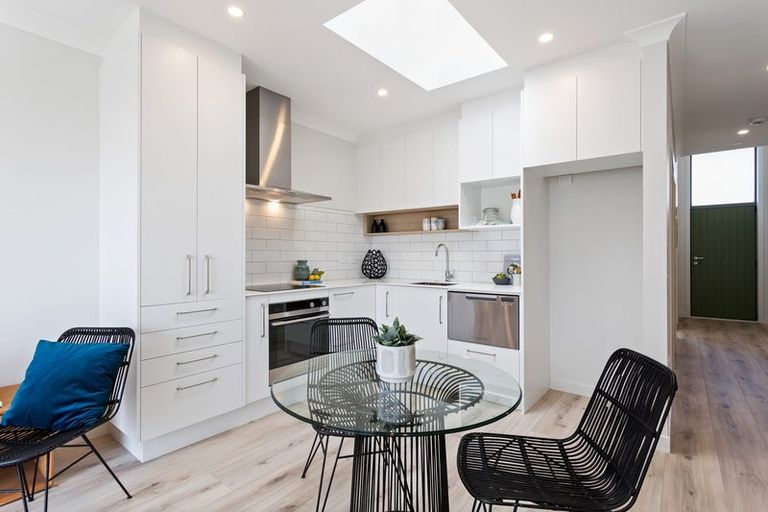 Photo of property in 23 Periko Way, Takanini, 2112