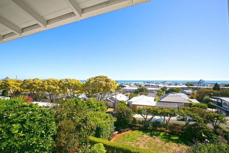 Photo of property in 124 Pendarves Street, New Plymouth, 4312