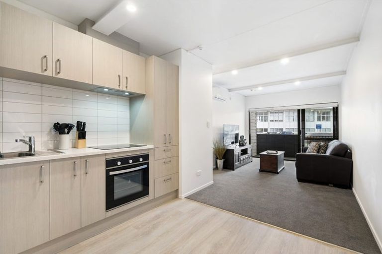 Photo of property in 206/9 East Street, Papakura, 2110