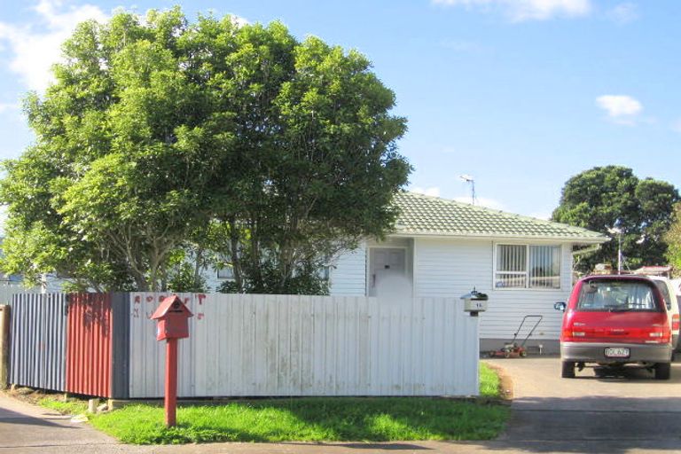 Photo of property in 16 Serrano Place, Clover Park, Auckland, 2023