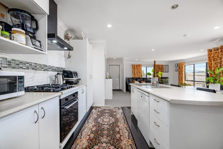 Photo of property in 22 Mili Way, Ranui, Auckland, 0612