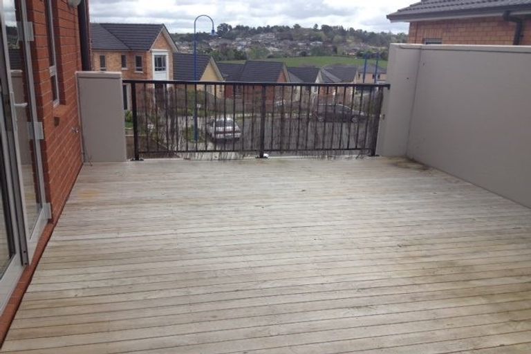 Photo of property in 32 Horizon View Road, Oteha, Auckland, 0632