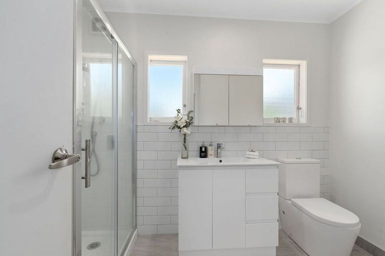 Photo of property in 80 Ngataringa Road, Devonport, Auckland, 0624