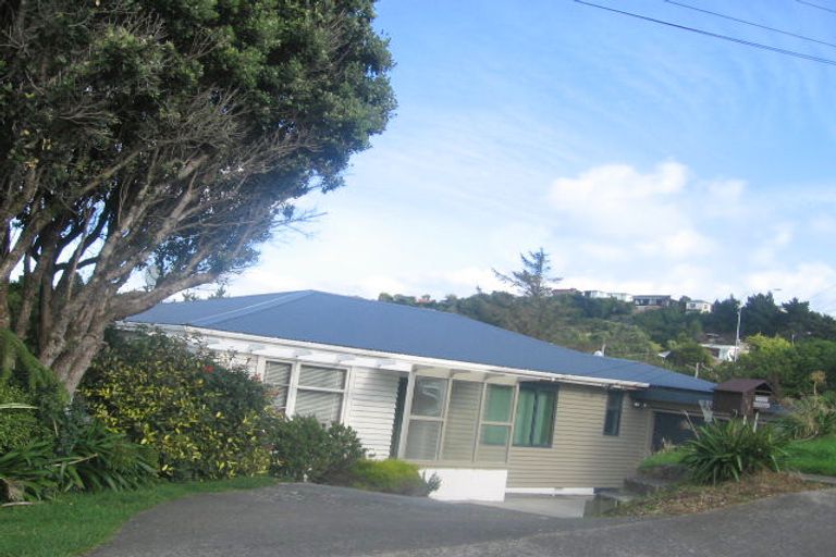 Photo of property in 188 Miromiro Road, Normandale, Lower Hutt, 5010