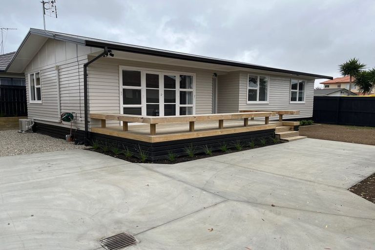 Photo of property in 2a Lansdown Place, Papakura, 2110
