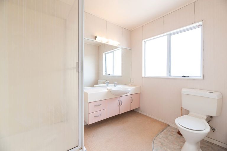 Photo of property in 13 Bluefin Way, West Harbour, Auckland, 0618