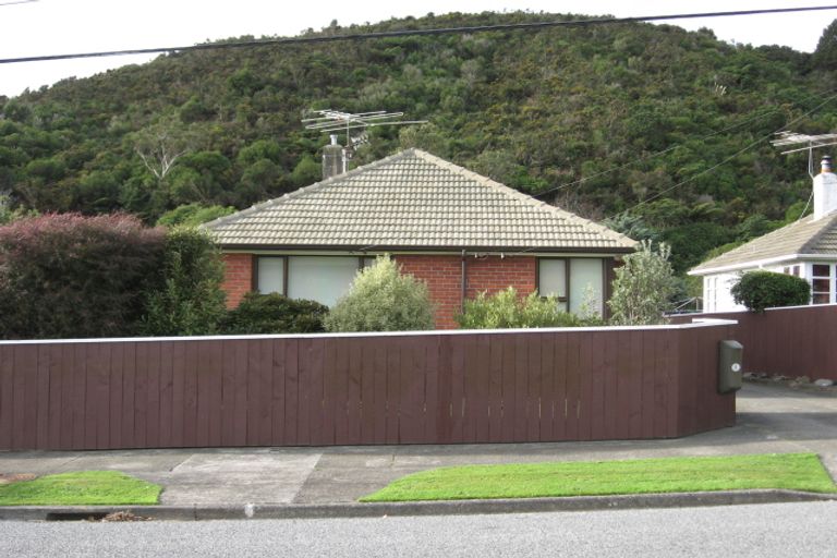 Photo of property in 13 Wilkie Crescent, Naenae, Lower Hutt, 5011