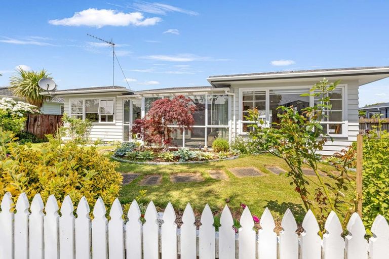 Photo of property in 74 Kennedy Drive, Levin, 5510