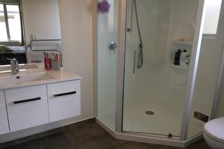 Photo of property in 12a Alpha Close, Wanaka, 9305