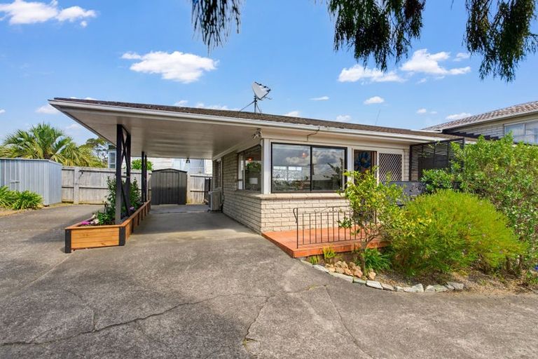 Photo of property in 1 Pleasant Road, Glen Eden, Auckland, 0602