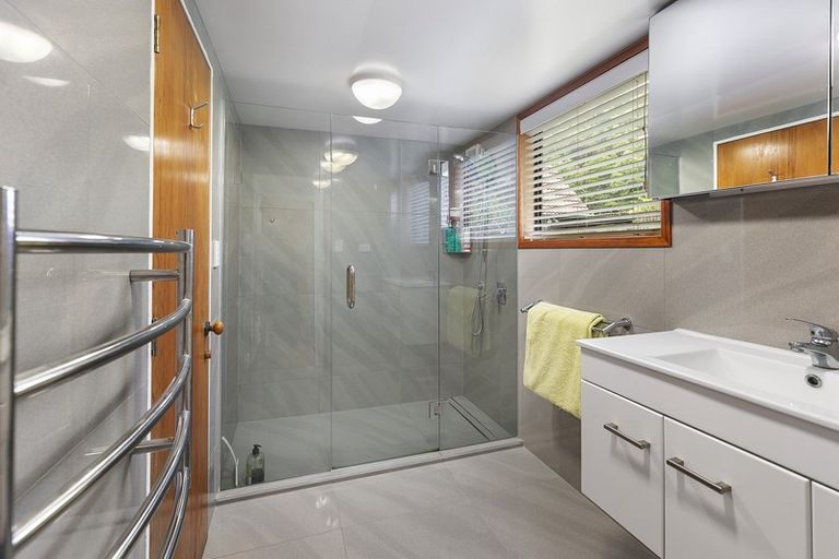 Photo of property in 25 Thatcher Crescent, Crofton Downs, Wellington, 6035