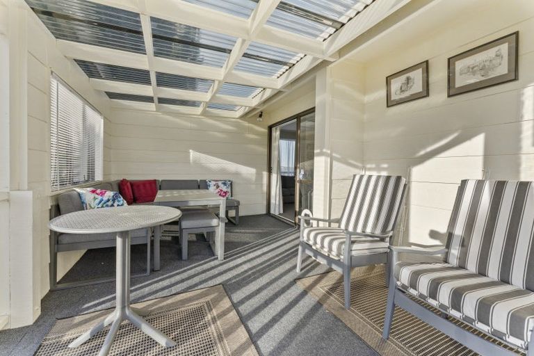 Photo of property in 20 Bastia Avenue, Bastia Hill, Whanganui, 4500