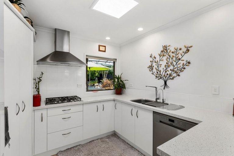 Photo of property in 30 Saint Heliers Place, Papamoa Beach, Papamoa, 3118