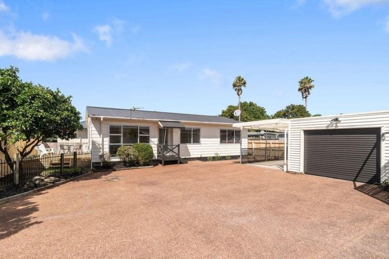 Photo of property in 2/25 Kervil Avenue, Te Atatu Peninsula, Auckland, 0610