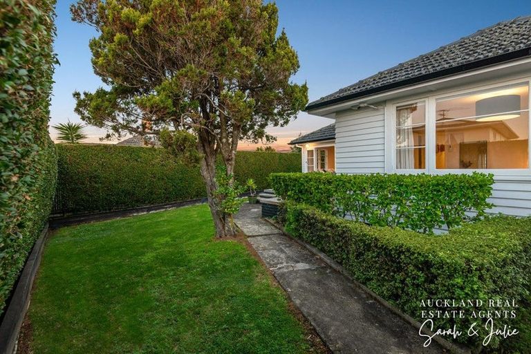 Photo of property in 422a Old Te Atatu Road, Te Atatu Peninsula, Auckland, 0610