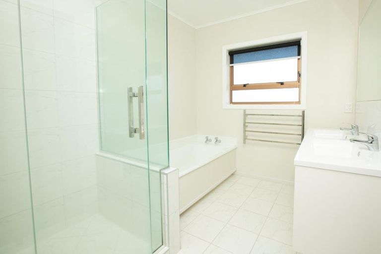 Photo of property in 24 Forest Lake Road, Forest Lake, Hamilton, 3200