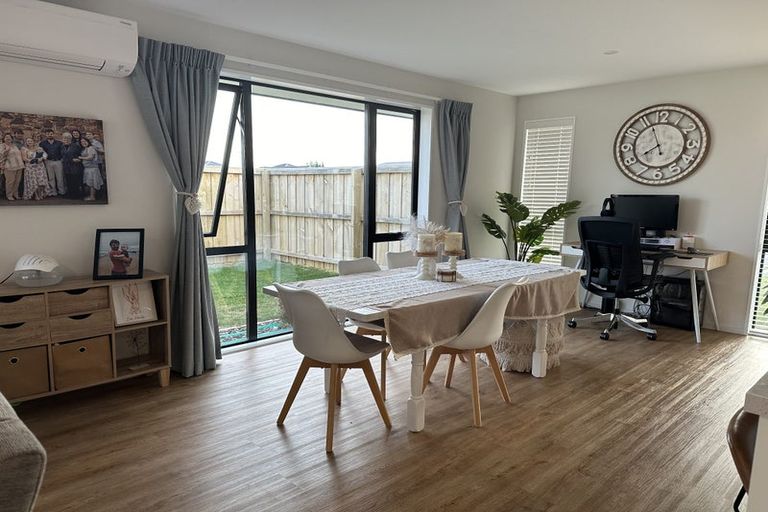 Photo of property in 8 Te Kanawa Lane, Rolleston, 7615