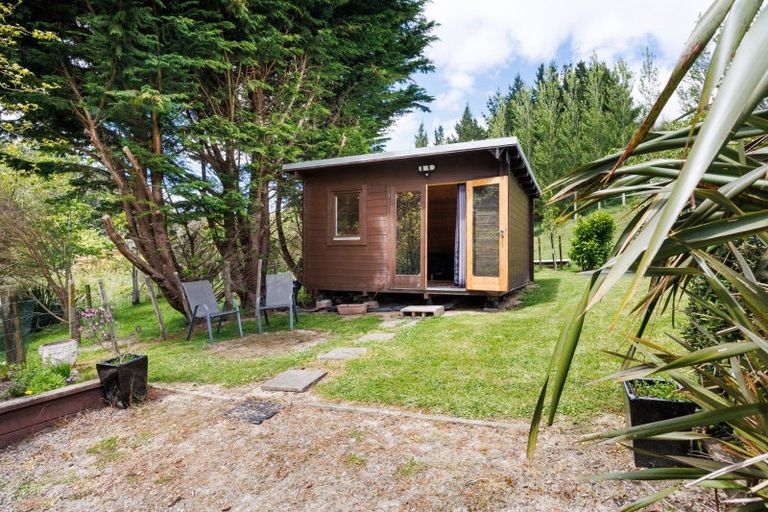 Photo of property in 39 County Heights Drive, Aokautere, Palmerston North, 4471
