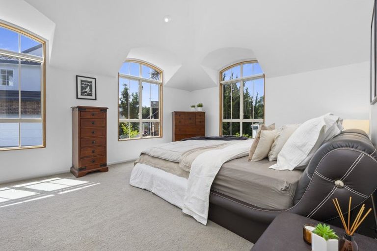 Photo of property in 1/31 Holdaway Avenue, Northcote, Auckland, 0627