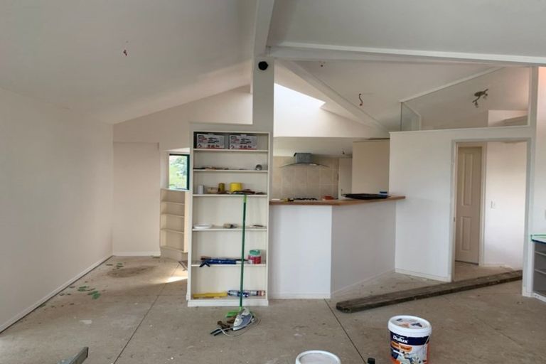 Photo of property in 2/23 Barker Rise, Northcross, Auckland, 0632