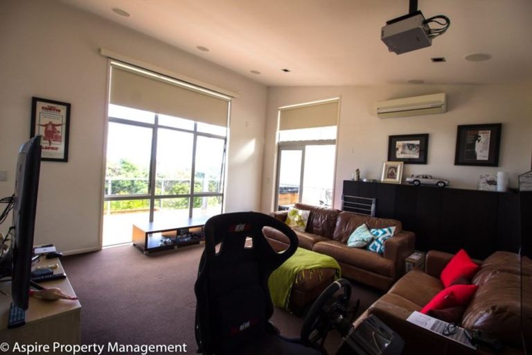 Photo of property in 92 Pemberton Avenue, Bayview, Auckland, 0629