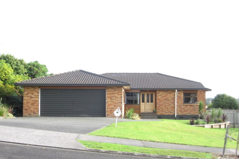 Photo of property in 42 Kuripaka Crescent, The Gardens, Auckland, 2105