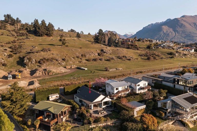 Photo of property in 379 Peninsula Road, Kelvin Heights, Queenstown, 9300