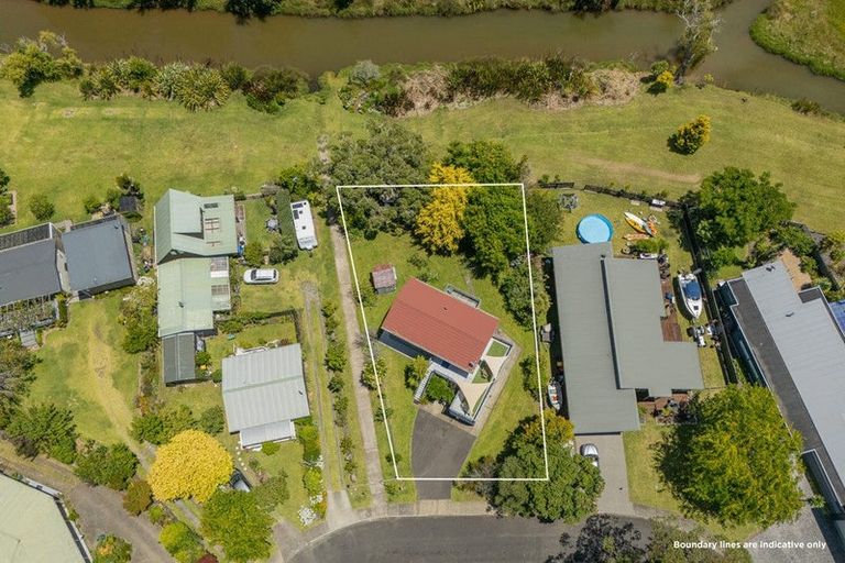 Photo of property in 11 Parkland Place, Whitianga, 3510