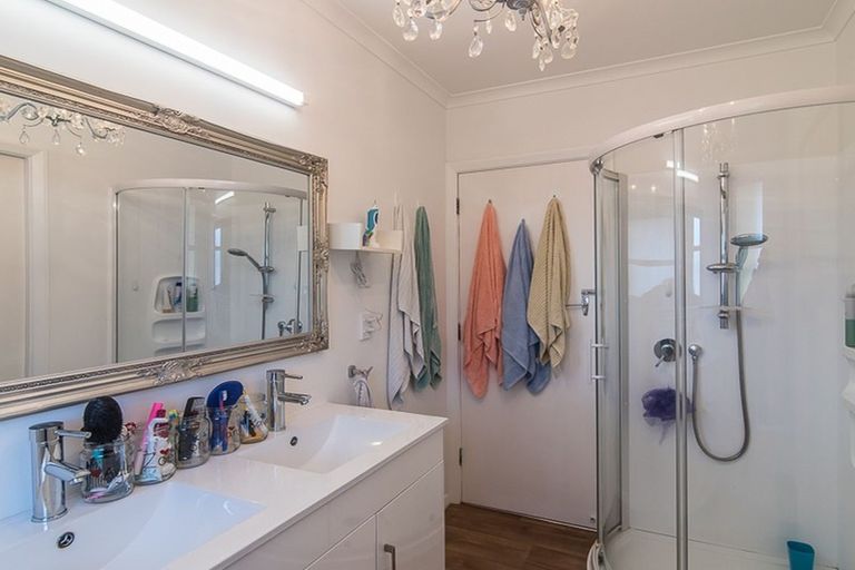 Photo of property in 6 Michael Road, Paraparaumu Beach, Paraparaumu, 5032