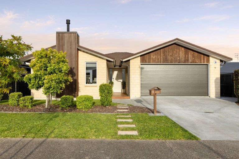 Photo of property in 26 Penetaka Heights, Pyes Pa, Tauranga, 3112