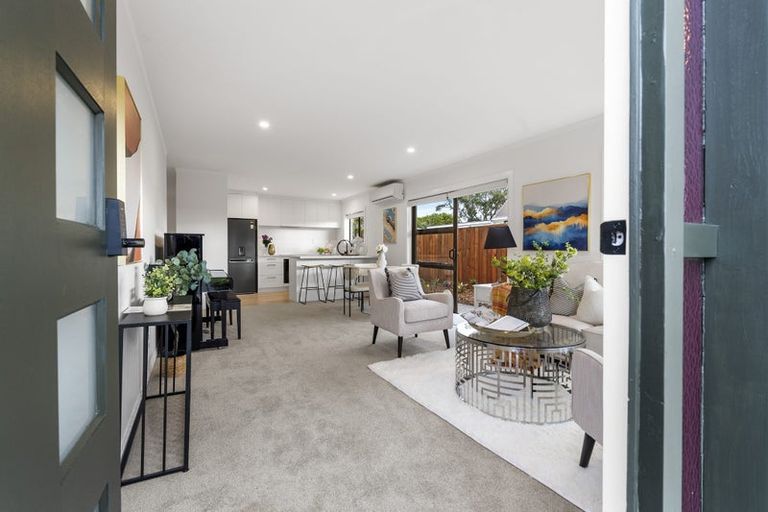 Photo of property in 1/16 Riverside Road, Orewa, 0931