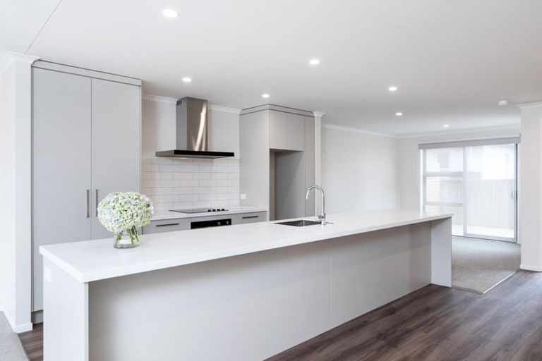 Photo of property in 8 Henui Street, Strandon, New Plymouth, 4312