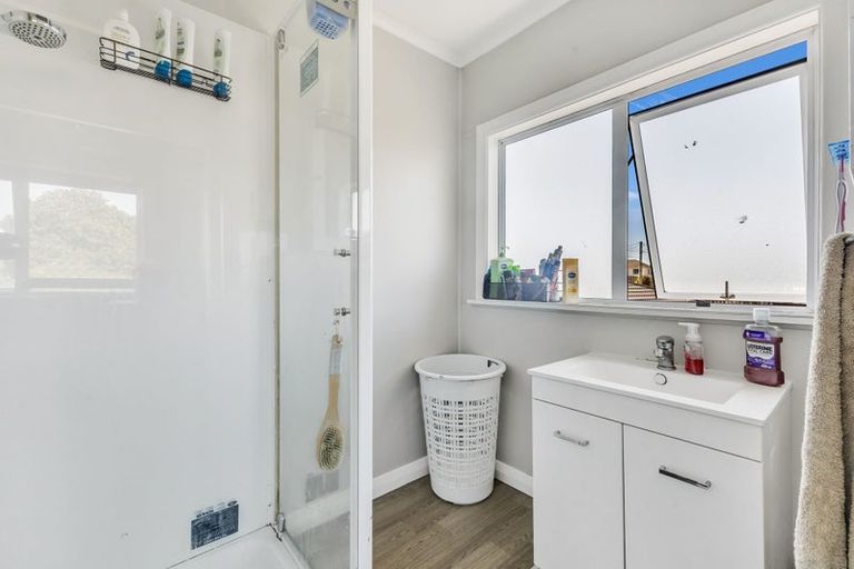 Photo of property in 20 Cook Street, Marfell, New Plymouth, 4310