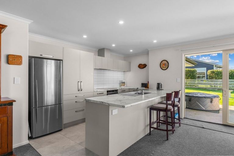 Photo of property in 4 Pipi Place, Baylys Beach, Dargaville, 0377