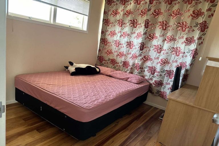 Photo of property in 1/166 Onewa Road, Northcote, Auckland, 0627