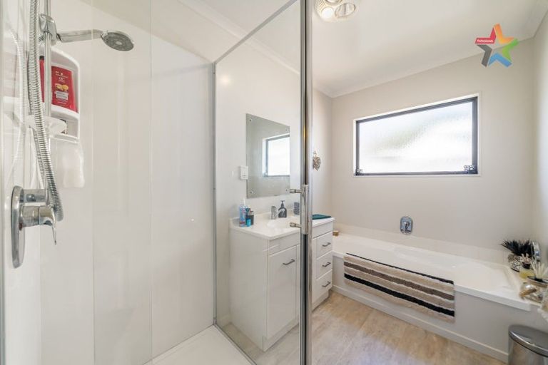 Photo of property in 27a Malone Road, Waterloo, Lower Hutt, 5011