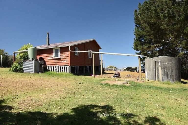 Photo of property in 74 Komiti Road, Tinopai, Matakohe, 0593