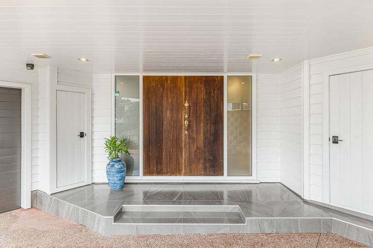 Photo of property in 9 San Marino Drive, Henderson, Auckland, 0612