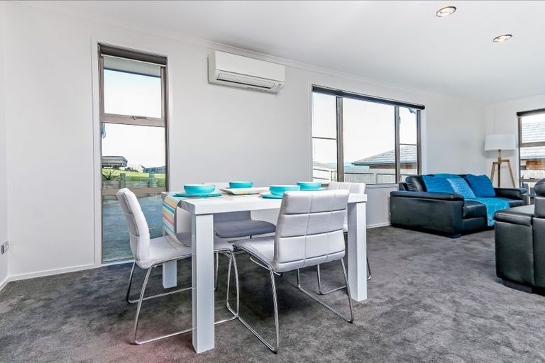 Photo of property in 87 Tiriwa Drive, Massey, Auckland, 0614