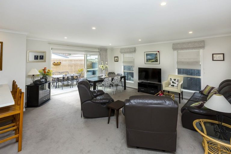 Photo of property in 16a Elm Street, Ebdentown, Upper Hutt, 5018