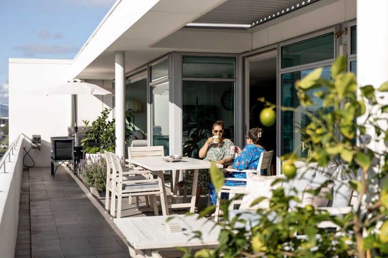 Photo of property in Palm Cove Apartments, 302/6 Tawa Street, Mount Maunganui, 3116