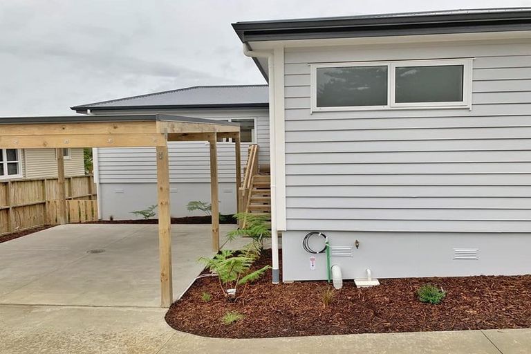 Photo of property in 15d Aeroview Drive, Beach Haven, Auckland, 0626
