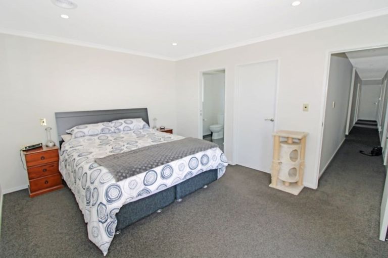 Photo of property in 1 Ongarui Close, Whalers Gate, New Plymouth, 4310