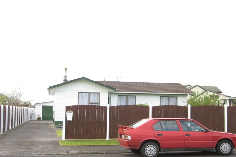 Photo of property in 13 Oakmont Place, Wattle Downs, Auckland, 2103